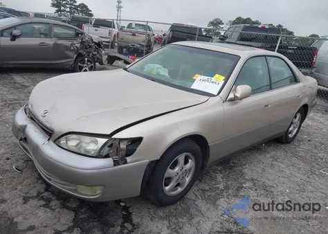 1998 Lexus Es 300 из США, поврежденный, VIN JT8BF28GXW0096070